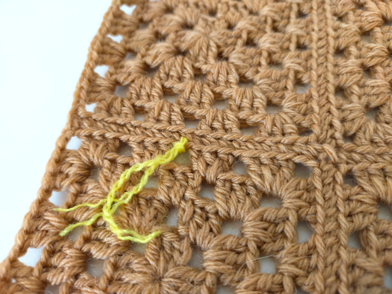 四角モチーフの編み地